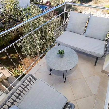 Ivica Apartment *